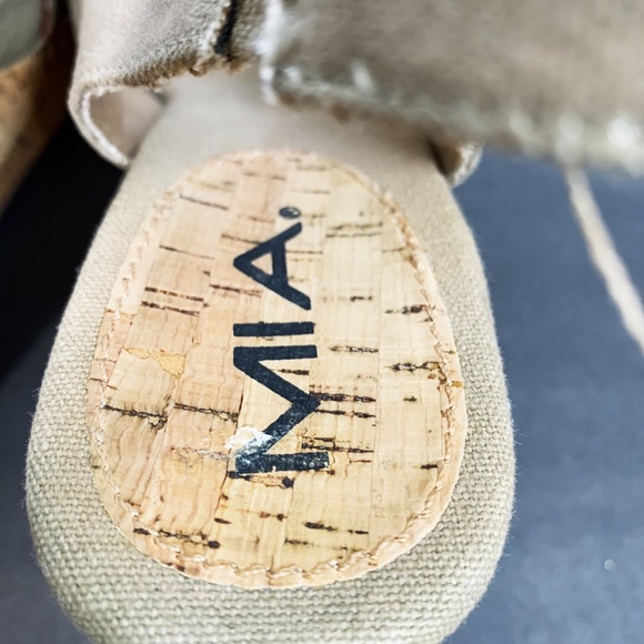 MIA - Picture 6 of 8